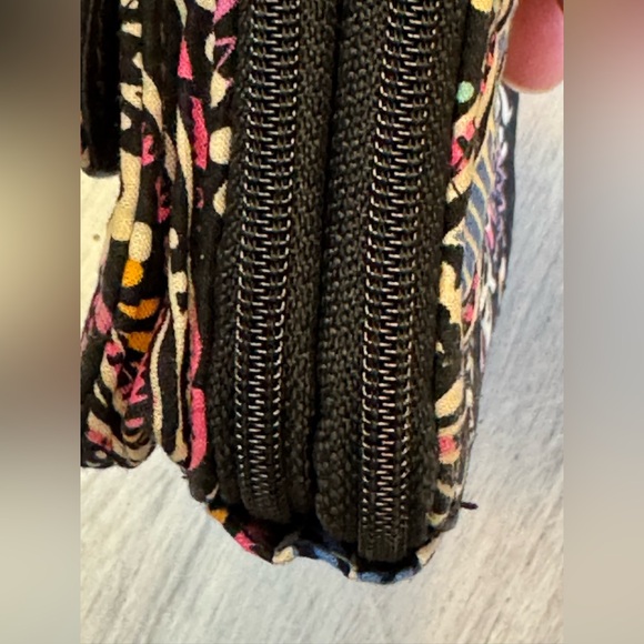 Vera Bradley Retired Black Print Double Zippered Wallet Wristlet EUC - Picture 6 of 7